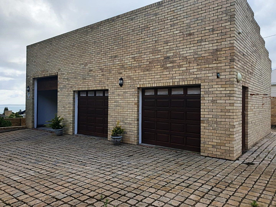 5 Bedroom Property for Sale in Dana Bay Western Cape